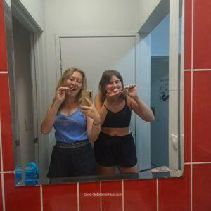 how to make friends abroad